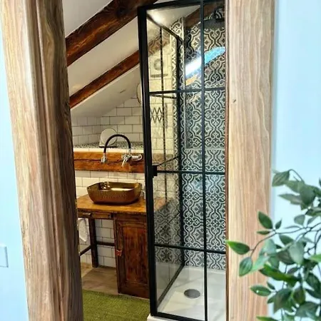 Big Oasis House With Garden,near Colosseum Apartment Pula