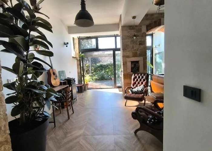 Big Oasis House With Garden,near Colosseum 아파트 *